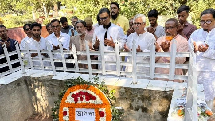 শেখ মুজিব দেশকে পাকিস্তানের বদলে ভারত বানিয়েছিল: রাশেদ প্রধান